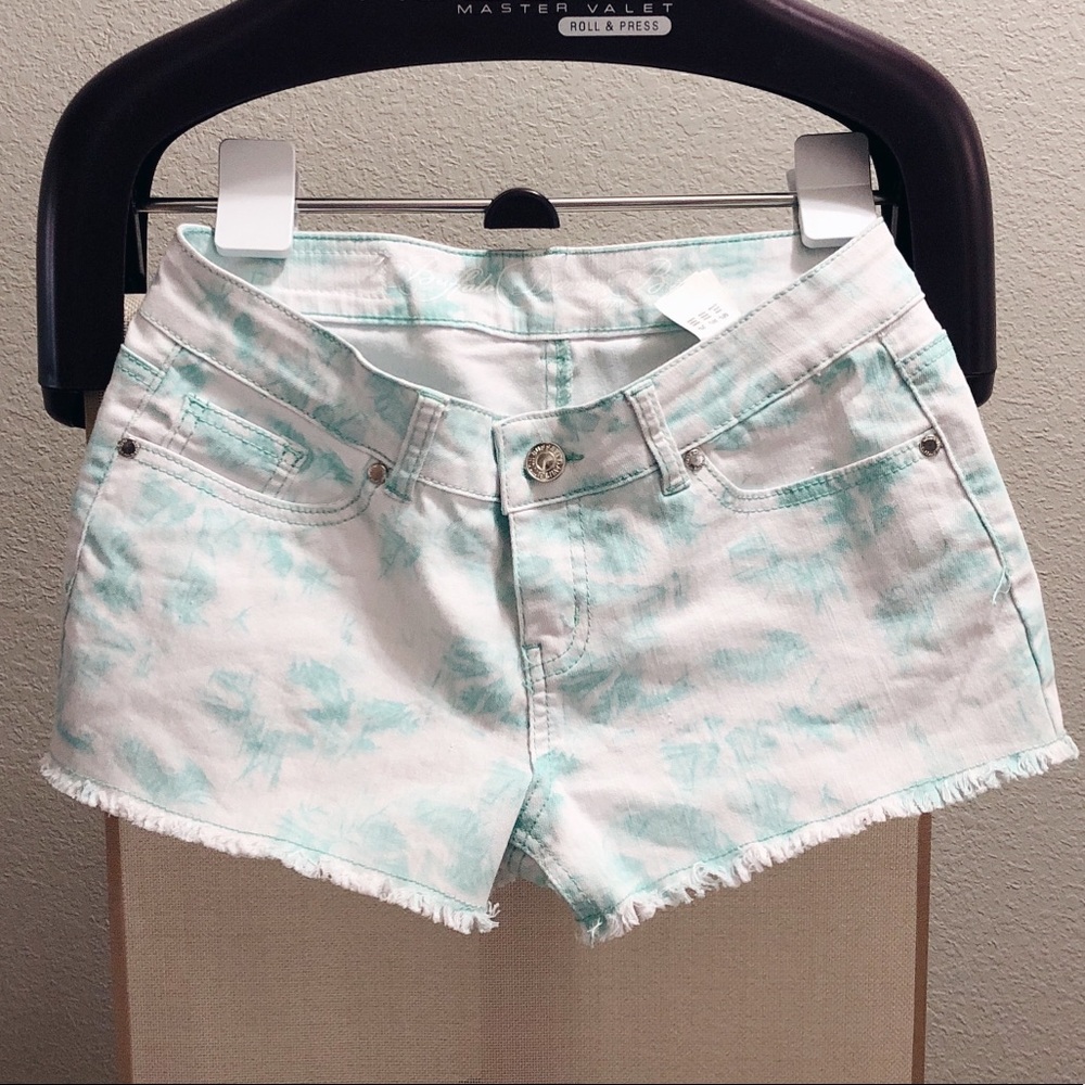 teal & white washed shorts